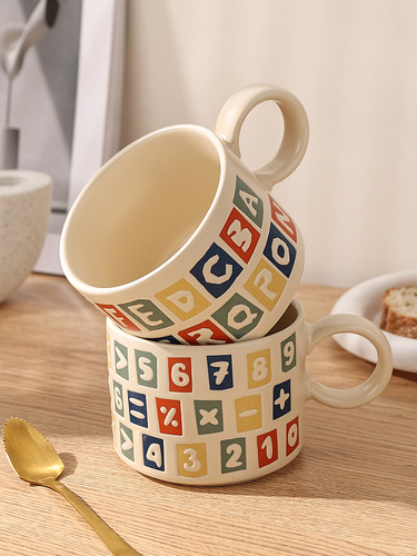 디자인 머그컵 우유 고급스러움 세련 여자 커피잔 감각